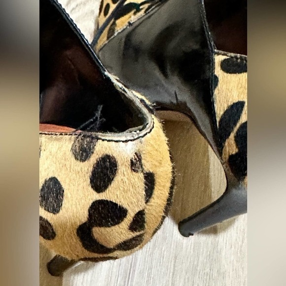 Via Spiga Y2K Leopard calf hair Peep Toe Booties Lace Up Black Leather Trim heel - Picture 7 of 9